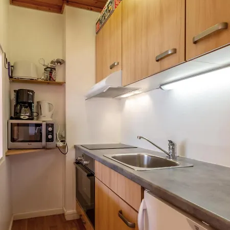 De 25m² Au 6eme Etage, Proche Centre, Balcon, Wifi, Animaux Acceptes - Fr-1-694-264